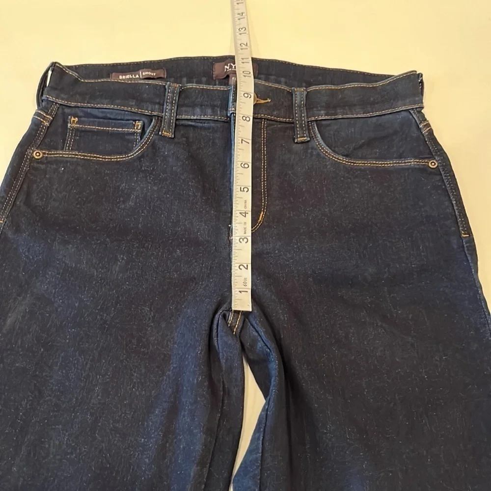NYDJ Briella Short Size 6-SOLD - Picture 5 of 16